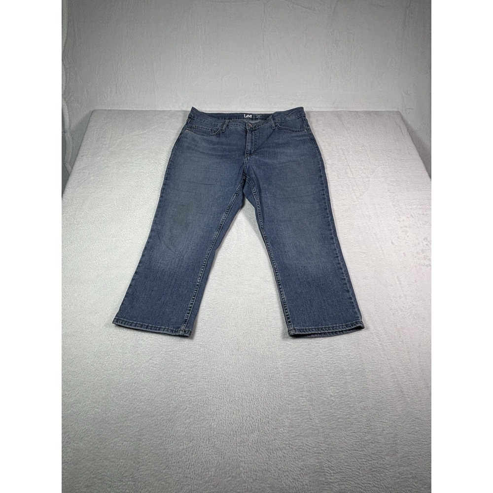 Lee Womens Jeans 16M Blue Denim Capri Medium Wash Mid Rise 35X22 Distressed